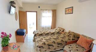 Гостевой дом Вилла ОРС Севастополь Стандартный номер-10