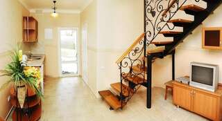 Гостевой дом Вилла ОРС Севастополь Двухуровневый номер-4