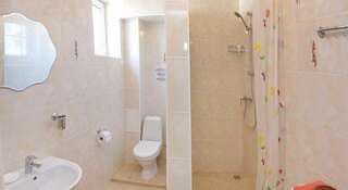 Гостевой дом Вилла ОРС Севастополь Стандартный трехместный номер-3